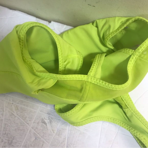 Fabletics On-The-Go Neon Green Lime Yellow Medium Impact Sports Bra Back Pocket - Picture 8 of 11